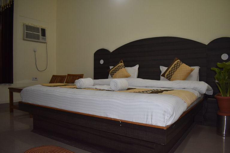 Bedroom 2, Hotel Devi Mahal, Reasi