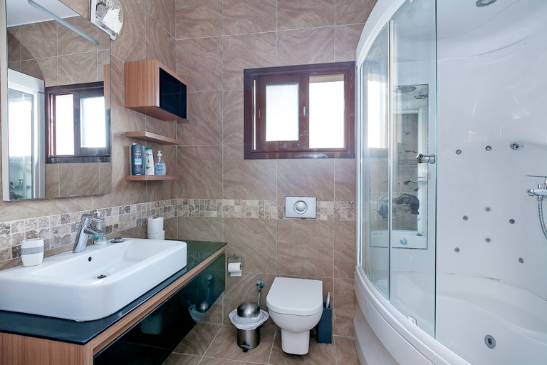 Bathroom, Hera Kyrenia Gardens