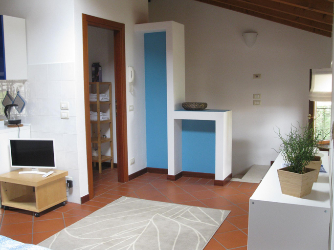 Others 5, Corte Roveggia, monolocale Picasso, Verona