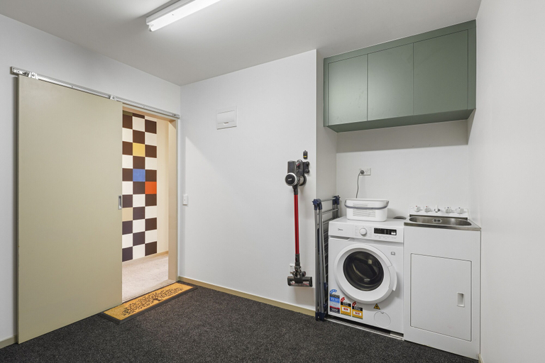 Others 5, Super Chic Apt nr Albany Mall - Carpark, Waitakere