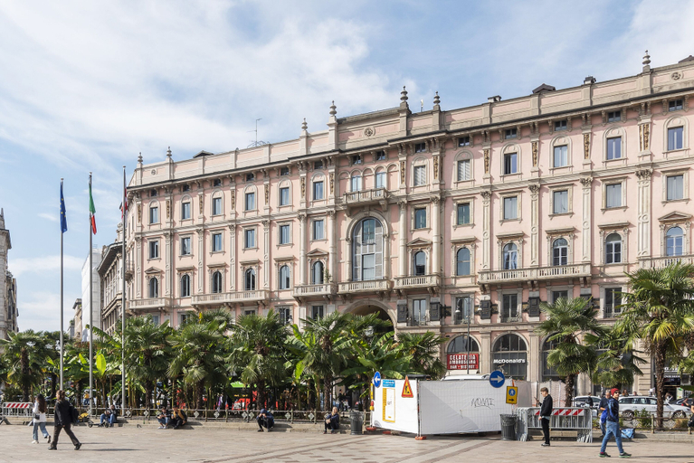 Front of property 2, easyhomes - Duomo View, Milano