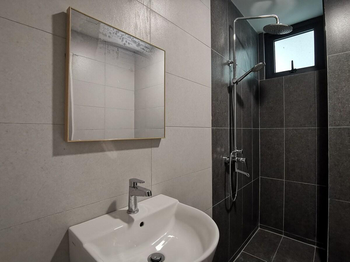 Bathroom 2, Holiday @ONE Homestay 6pax 3Rooms, Kuching