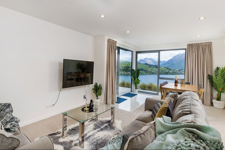 Executive Living in Bluewater, Queenstown-Lakes