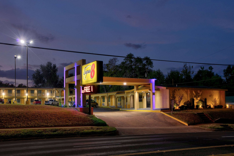 Exterior & Views 2, Super 8 by Wyndham Palestine, Anderson