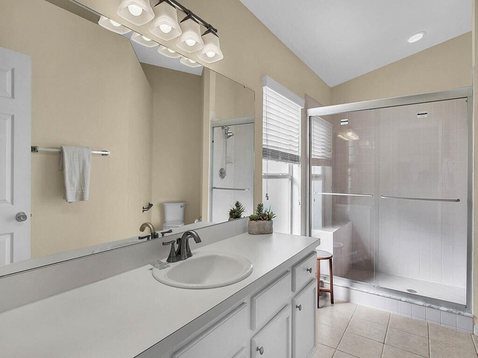 Bathroom 4, Canary Island by Orlando Short Term, Polk