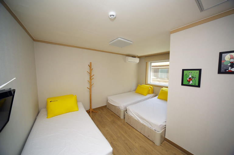 Bedroom 28