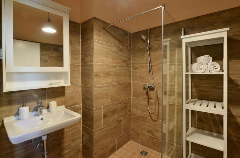 Bathroom 3, Altwienerhof Boutique Hotel, Wien