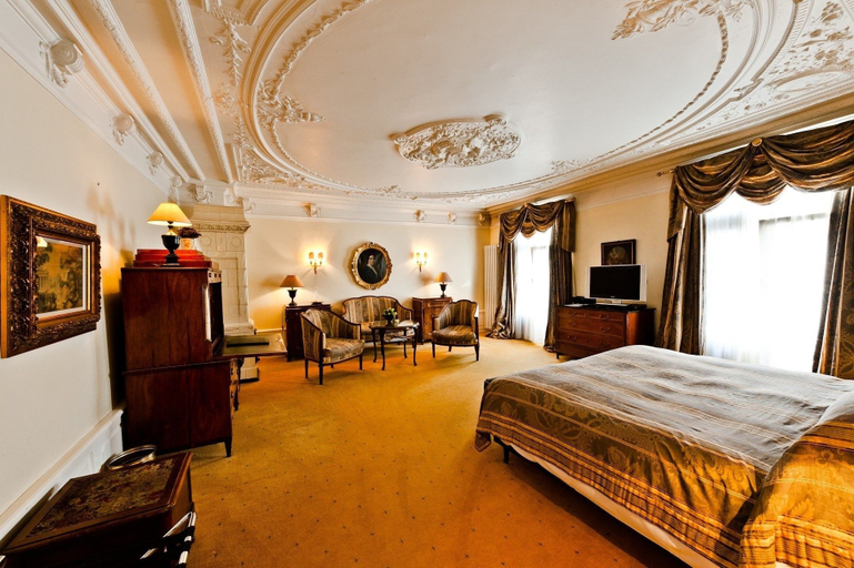 Bedroom 4, Hotel Kronenschlösschen, Rheingau-Taunus-Kreis