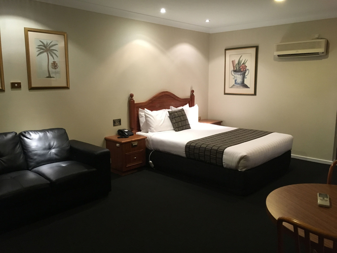 Bedroom 3, Best Western Ambassador Motor Inn & Apartments, Wagga Wagga - Pt A