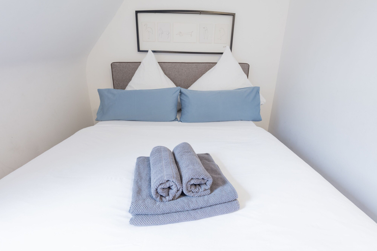 Bedroom 5, Berolina Haus, Düsseldorf