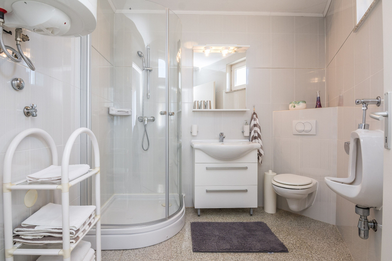 Bathroom 3, Apartments Andelic, Vir