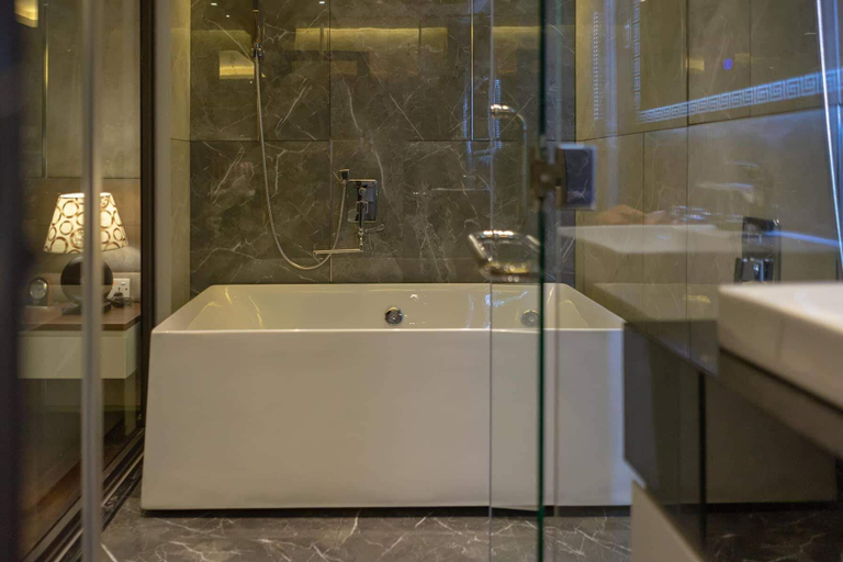 Bathroom 4, KP Hotel, Ninh Kiều
