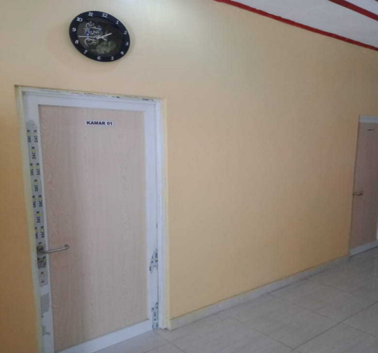 Exterior & Views 2, Express O 91371 Wisma Nadira, West Lampung