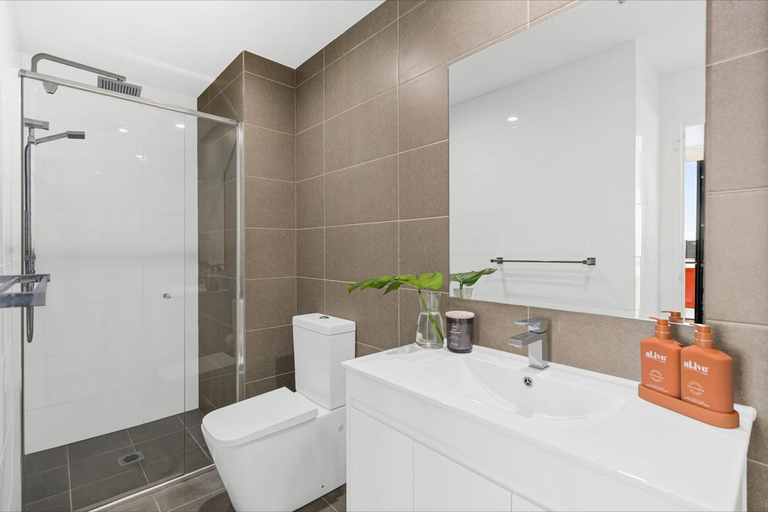 Bathroom, Wollongong CBD Ocean View Apartment, Wollongong - Inner