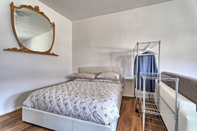 Bedroom 3, Marina Apartments, Lecco