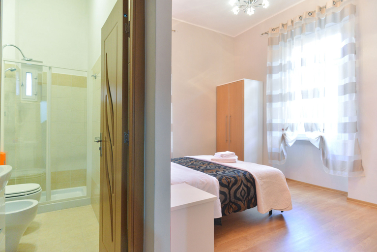 Bedroom 3, B&T Rooms Trani, Roma