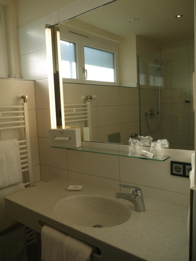 Bathroom 4, Hotel am Berg Esslingen, Esslingen