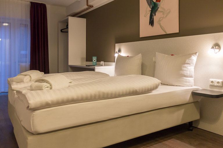 Bedroom 3, Hotel West, Hamburg