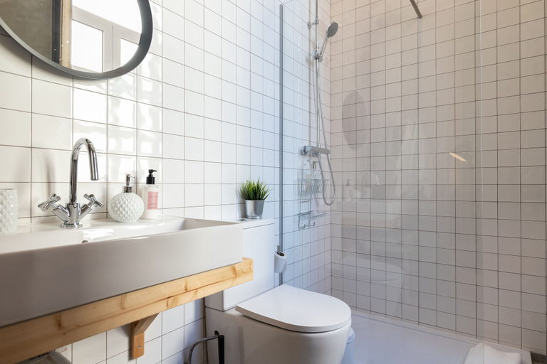 Bathroom 4, Aleixomor'Aqui, Loulé