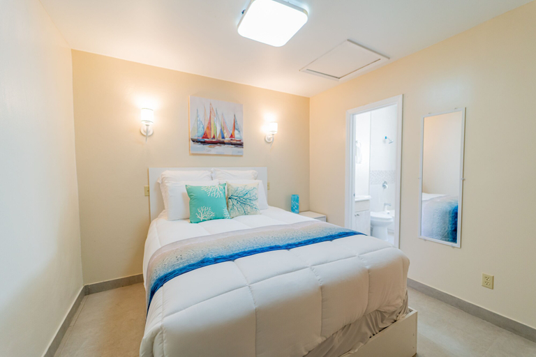 Bedroom 3, Le Bleu Bed and Breakfast