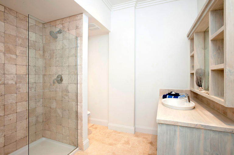 Bathroom 4, Buttonwood Reserve 2C