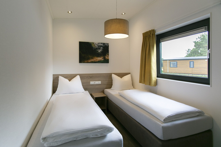 Bedroom 4, Tropical Islands, Dahme-Spreewald