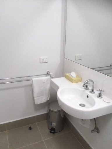 Bathroom 5, Somerset Hotel, Waratah/Wynyard - Pt A