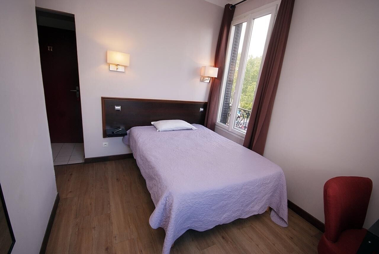 Bedroom 2, Bellevue Sarl, Val-de-Marne
