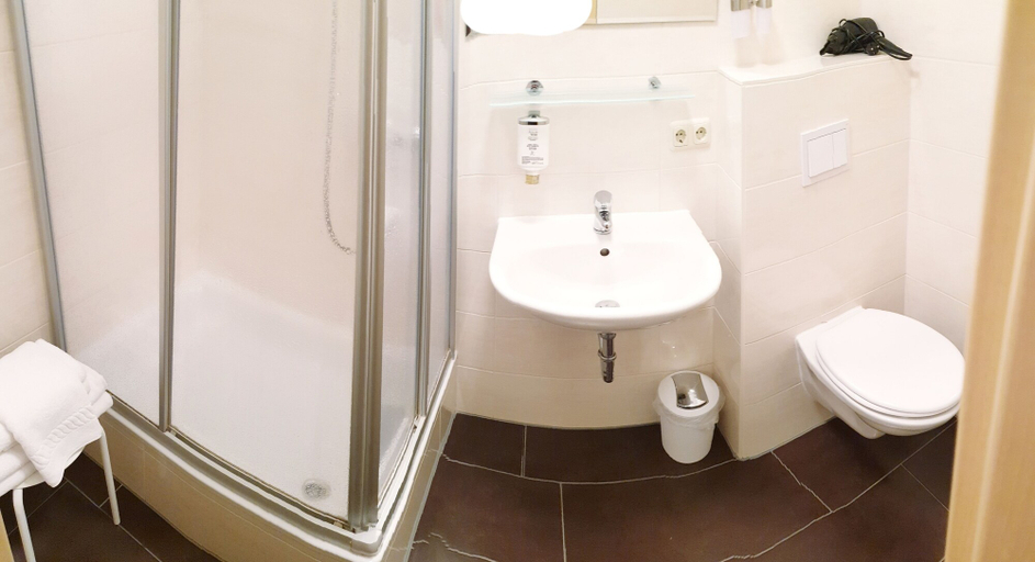 Bathroom 5, Hotel Nordischer Hof, Rostock