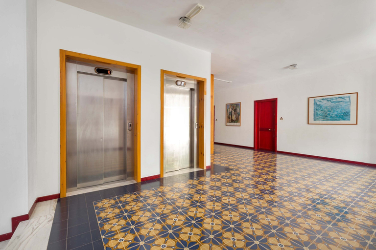Others 5, 2507 Red Apartment by Barbarhouse, Lecce