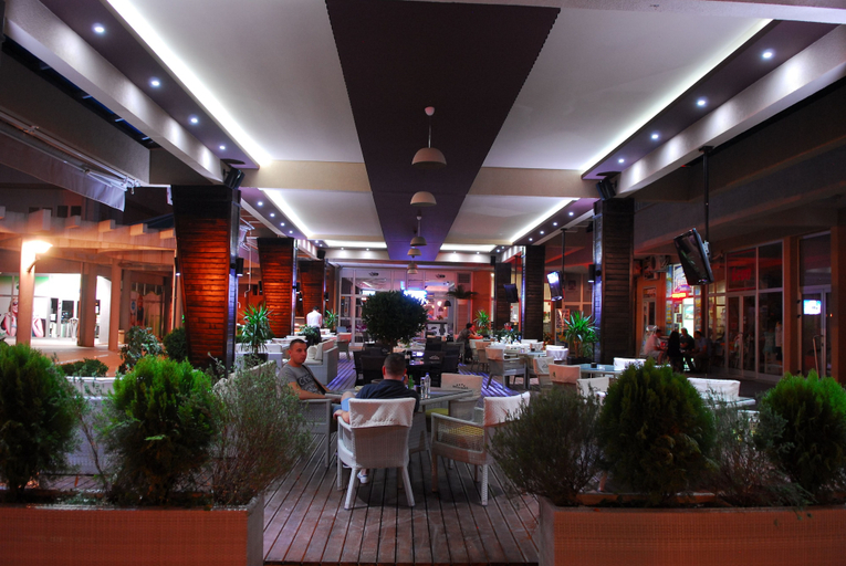 Food & Drinks 4, Hotel Magnolija