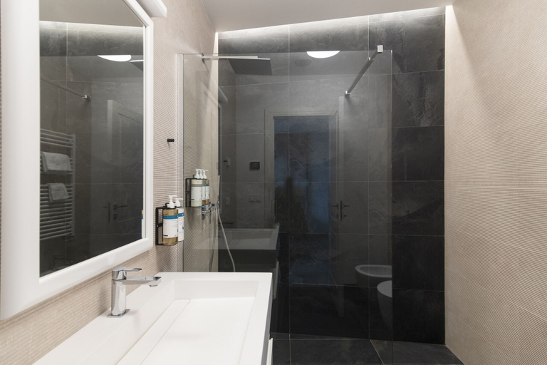 Bathroom 4, Numa Prague Poise, Praha 1