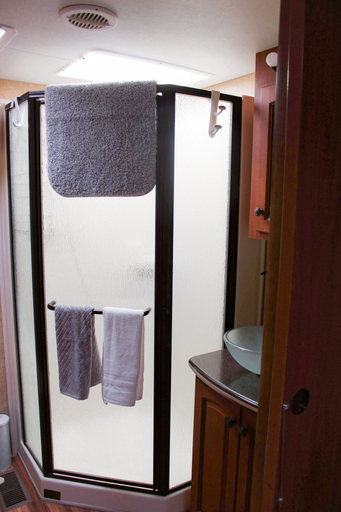 Bathroom 3, Blind Bay Resort, Columbia-Shuswap