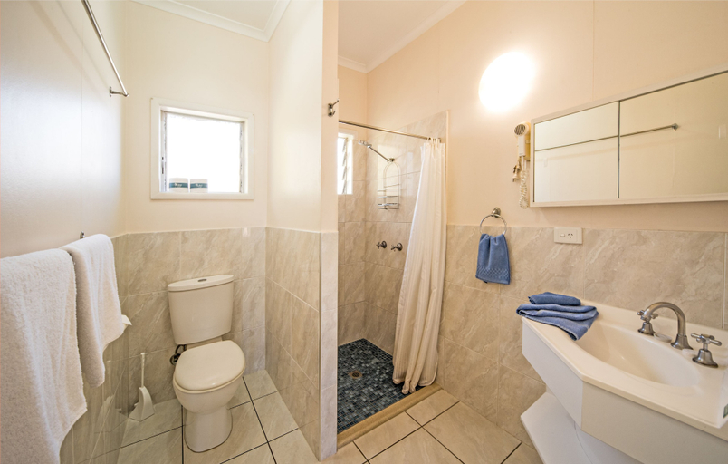Bathroom 3, Airlie Court Units, Whitsunday