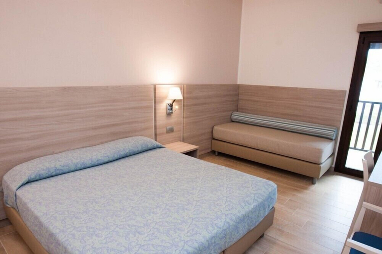 Bedroom 4, Hotel Portoconte, Sassari