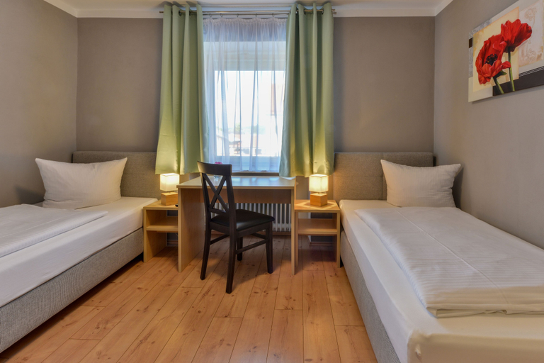 Bedroom 4, Hotel & Gasthof Krone, Augsburg