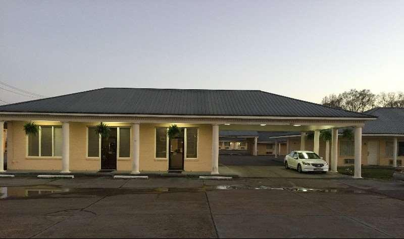 Exterior & Views, Greenwood Inn Demopolis, Marengo