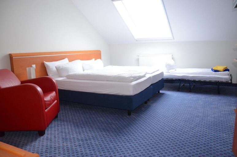 Bedroom 4, Hotel Aquamarin, Emsland