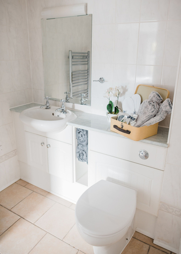 Bathroom 3, Number Seven, Cornwall