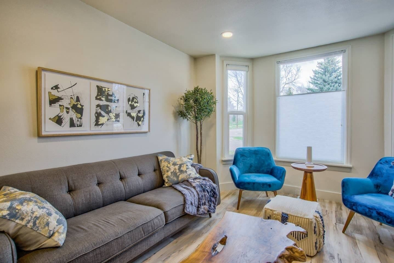 Others 5, 3BD Downtown Modern Victorian W/hot Tub, Park & Lake!, El Paso