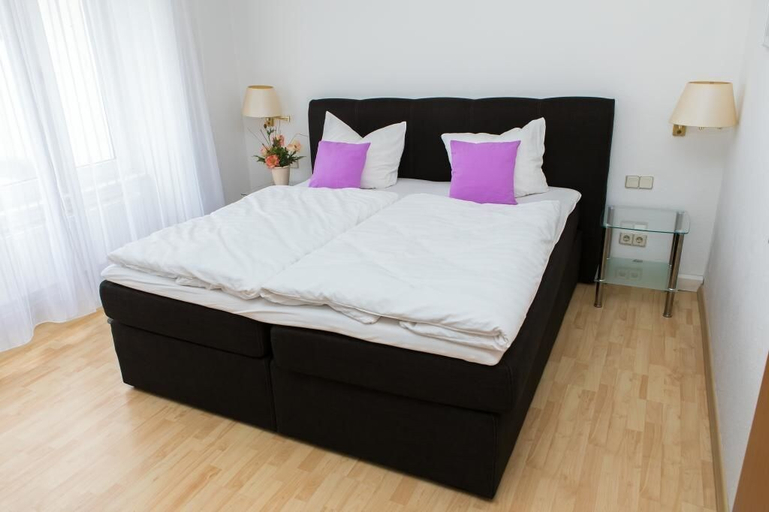 Bedroom 4, Zwehrener Hof, Kassel