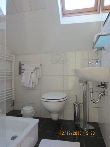 Bathroom 5, Hotel Haus Rheinblick, Düsseldorf
