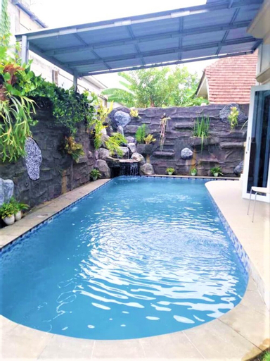 Sport & Beauty, Villa Sentul 4BR+1BR with Private Pool and Billiard, Bogor