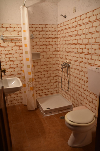 Bathroom 4, Hotel Tsagarakis Beach, Crete