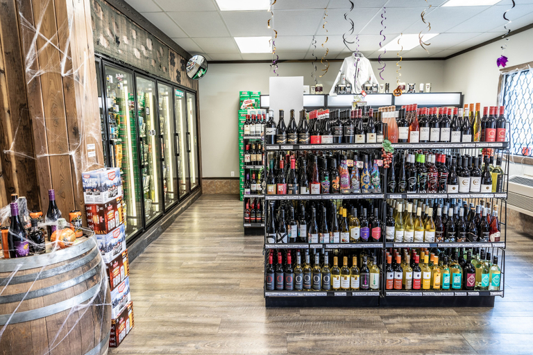 Food & Drinks 5, Prestige Golden Hotel, Columbia-Shuswap