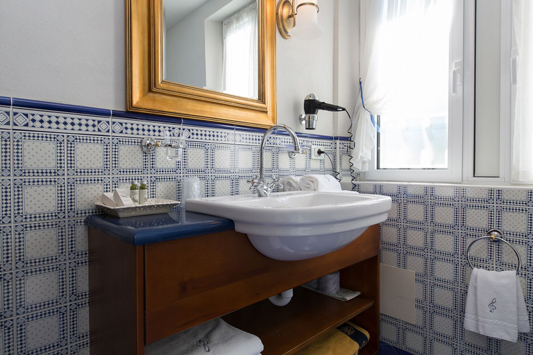 Bathroom 5, Hotel Serenella, Brescia