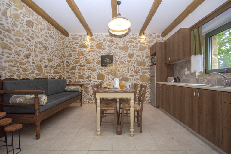 Others 5, Pamelas House, Crete
