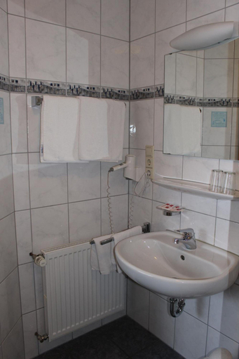 Bathroom 3, Küferschänke, Rhein-Neckar-Kreis