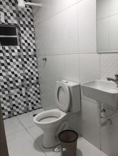 Bathroom 4, Hotel Ellos, Itaquaquecetuba