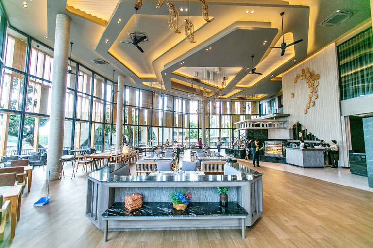 Food & Drinks 5, The Signature Hotel Airport, Khlong Hoi Kong